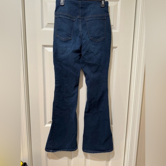 SO brand Blue high rise Flared Jeans. Worn once.  Size 9/29 jr. EUC - Picture 4 of 11